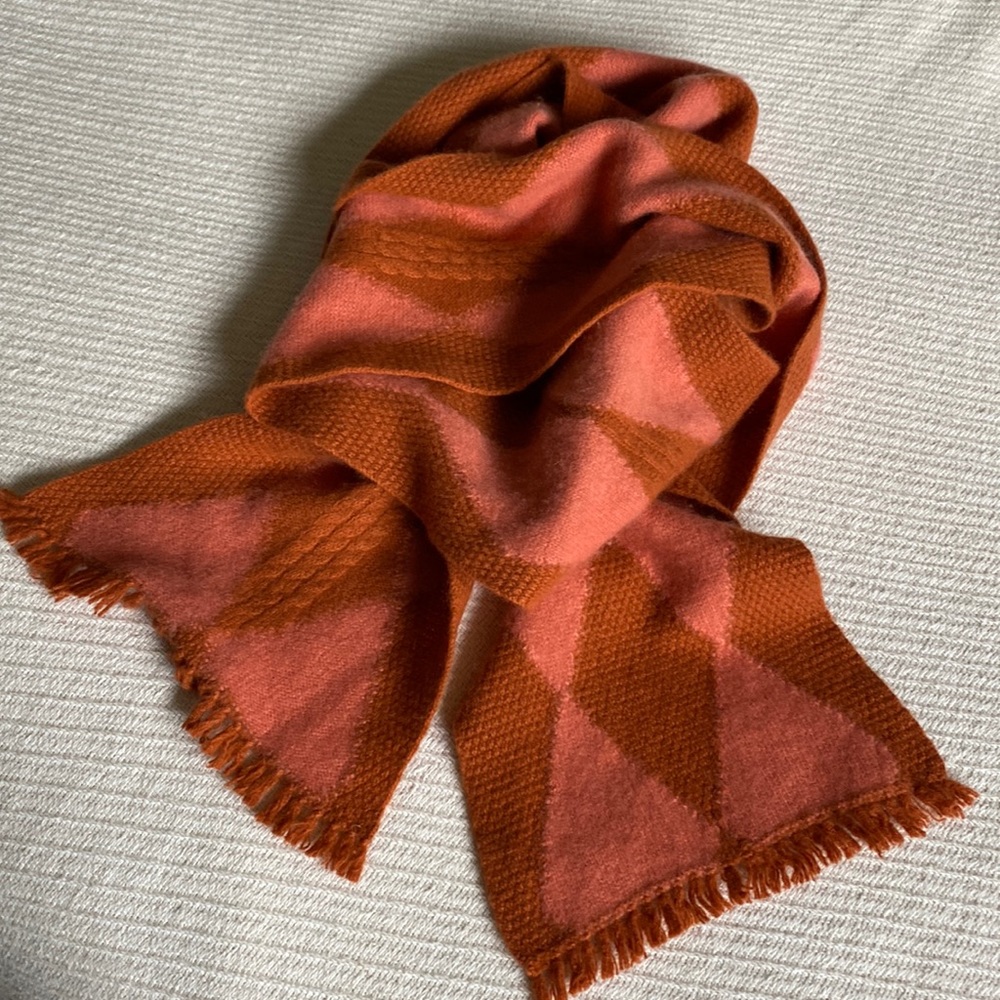 100% cashmere knitted scarf